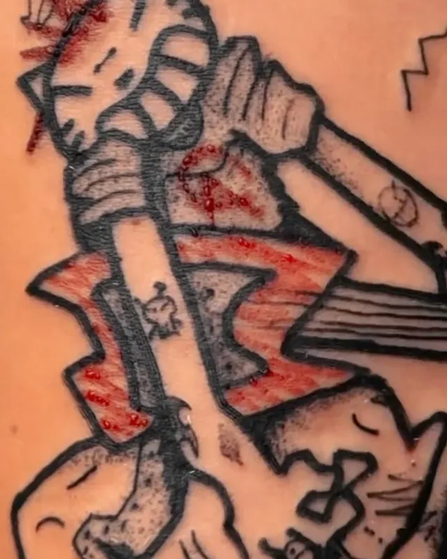 Tatuagem mão de espinhos, antebraço